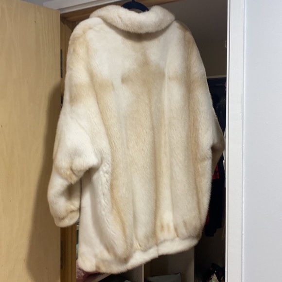 Mink coat - Picture 4 of 5